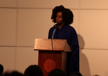 Chimamanda Ngozi Adichie gives a lecture on Aug. 20 at International Education Building. Photo by Yun Sol