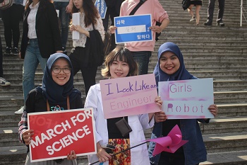 Lee Se-ri campaigns for female engineers with her fellow peers. Photo provided by Lee Se-ri.