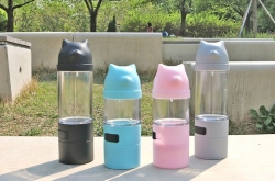 Daengbler, a multifunction tumbler for dogs released by PETODAY that holds water, waste bags, and snacks. Photo provided by PETODAY.