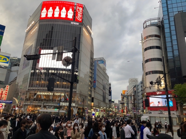 The view of the Shibuya Crossing, known as one of the busiest crossings in the world, right before the announcement of the state of emergency in Japan. Photo provided by Kim Seong-jin.