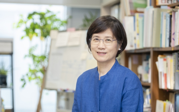 Professor Park Seung-hee, from theDepartment of Special Education,devoted herself to supporting programsfor people with developmental disability.Photo provided by Park Seung-hee