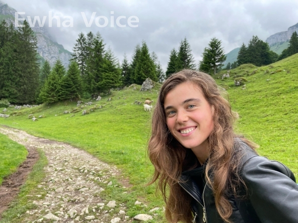 Oriana Kraft, a medical student at ETH Zürich, discusses the future of femtech in aninterview with Ewha Voice. Photo provided by Oriana Kraft