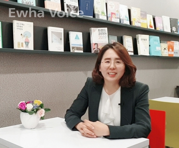 Ahn Hyun-joo shares the story of her life as an attorney both in Korea andthe United States. Photo provided by Ahn Hyun-joo