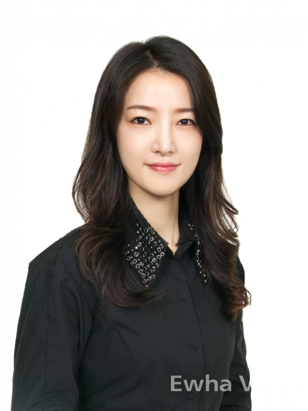 Professor Kang Jiyoung, Graduate School of Communication & Media, expresses caution about media depicting real-life events.Photo provided by Kang Jiyoung