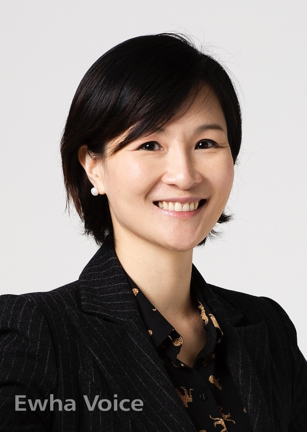Ewha alumna Park MiRang is a professor at the Department of Police Science at Hannam University. Photo provided by Park MiRang