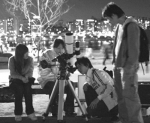 [Photo provided by UAAA]
UAAA members are observing the stars during the regular meeting.