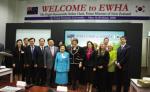 prime minister Helen Elizabeth Clark examines Ewha's multimedia "U-class" with president Lee Bae-yong