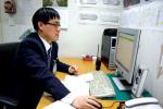 Security guard in ECC, Lee Il-woong is
working in his office located in ECC.