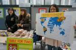 "Are you Hungry" sold healthy quesadillas for lunch in the Ewha-Posco Building as an effort to support the solution of world poverty problems. Photo provided by Are you Hungry.