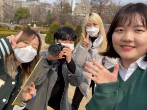 JoA Project and EWHA With U gather on campus to film the music video of the five-language version of “On Your Way.” Photo provided by JoA Project.