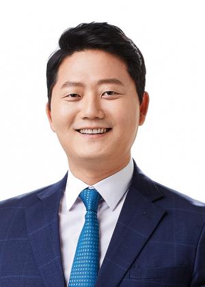 Kim Sung-soo served as a member of the Incheon Metropolitan City Council until June this year. Photo provided by Kim Sung-soo