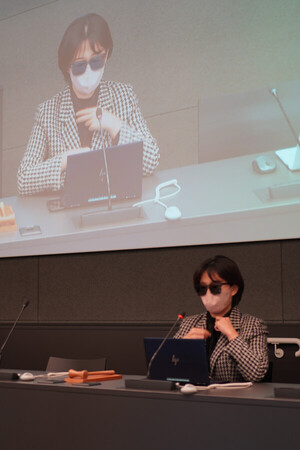Won Eun-ji, founder of Team Flame and current editor of a media platform for public discussion called Alookso, explains the significance of the short hair campaign. Photo provided by Won Eun-ji