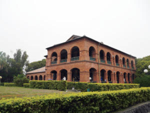 Fort San Domingo is a former British residence that many tourists visit. Photo by Kim Soeun